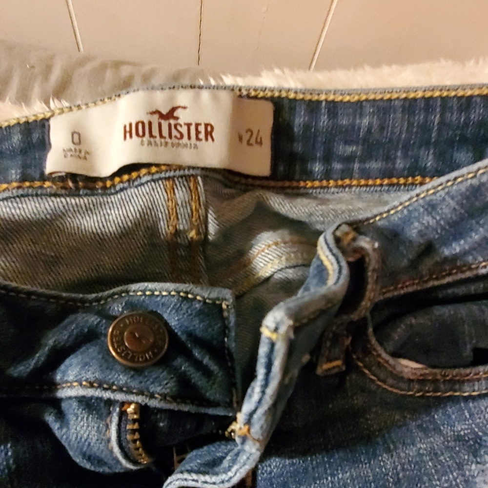 Hollister Jeans - Picture 2 of 3